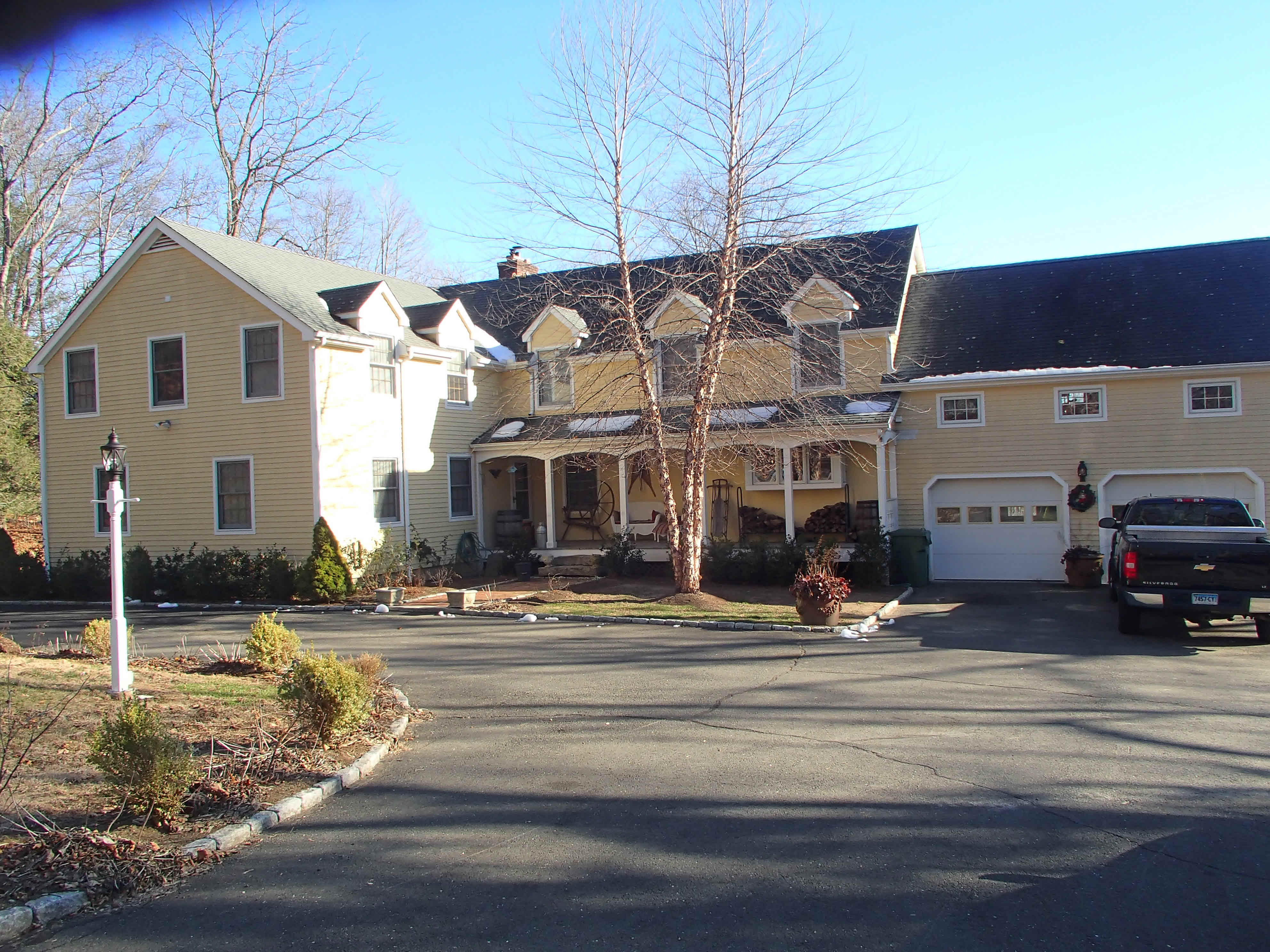 Building photograph for 39 CEDAR HILL RD